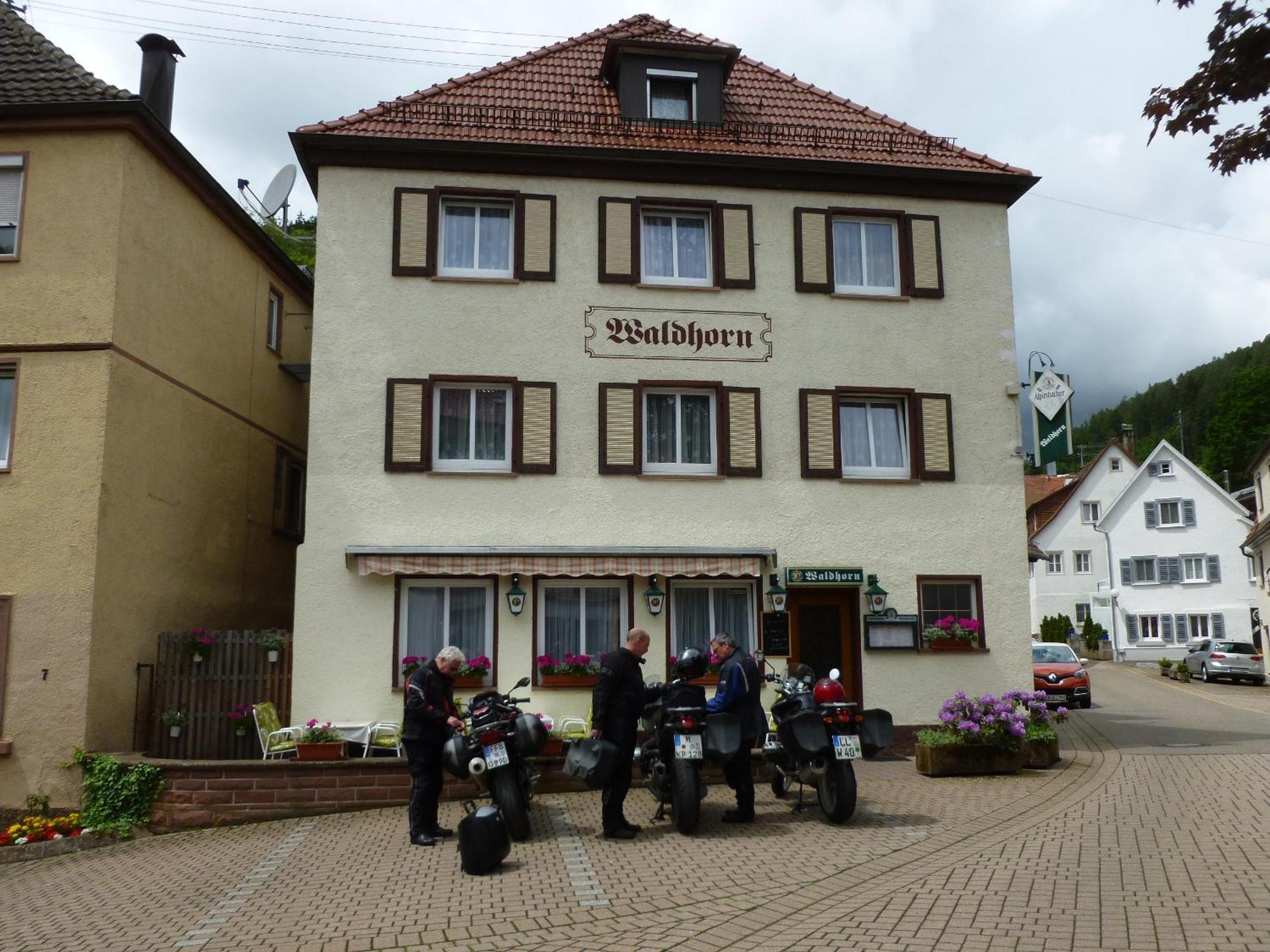 Gasthaus Waldhorn Бад Тайнах-Цафелщайн Екстериор снимка